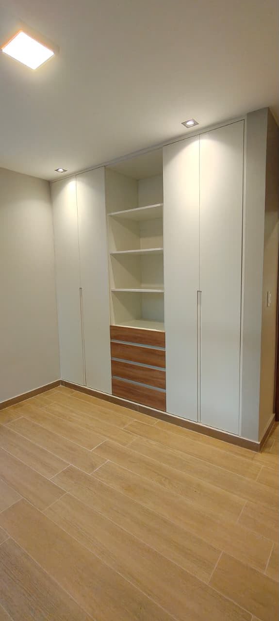 Dormitorio con placard